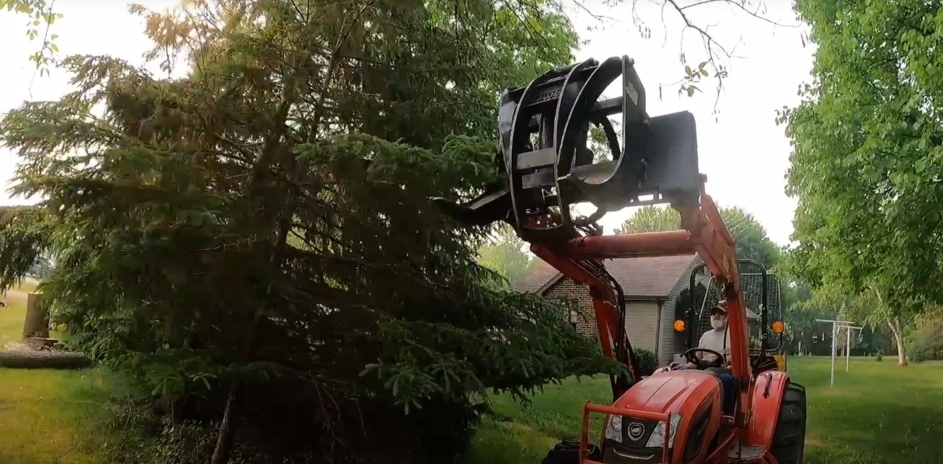 Heavy machinery for efficient land and lot clearing services Professional land clearing equipment preparing construction site